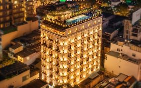 Happy Life Grand Hotel & Rooftop Skybar